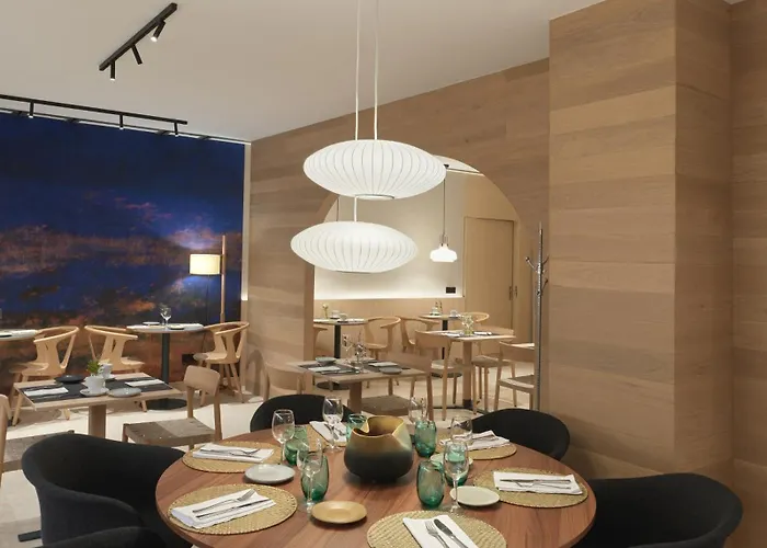 Zenit Coruna فندق 4*