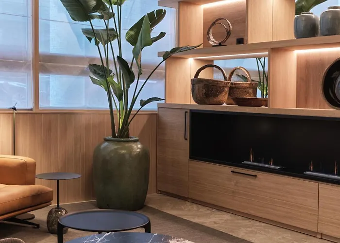 Zenit Coruna فندق آكورونيا