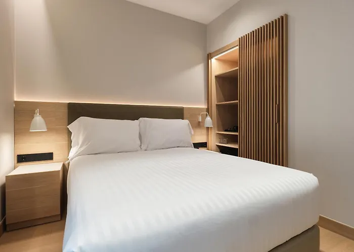 Zenit Coruna فندق 4*