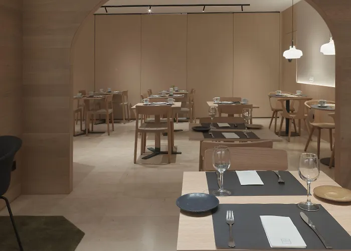 فندق Zenit Coruna 4*