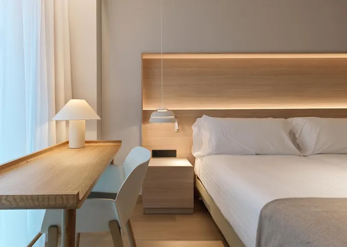 فندق Zenit Coruna آكورونيا