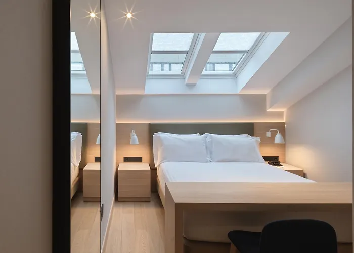 Zenit Coruna فندق آكورونيا